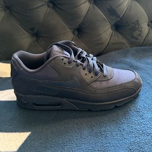 Nike air max 90 blue on blue 11.5 us great condition